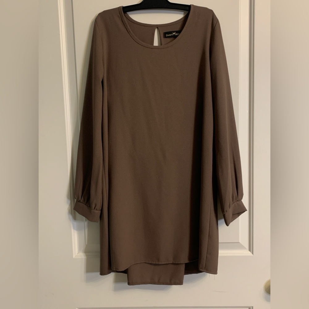 Dainty Hooligan Large/Medium Mocha dress. Long sleeves with eyelet back.